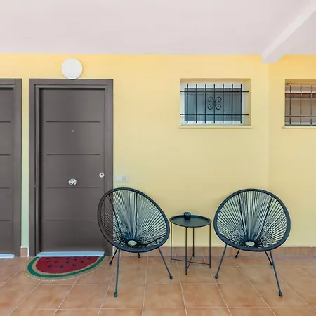 Lägenhet 1bdr 150m From Sea With Workspace