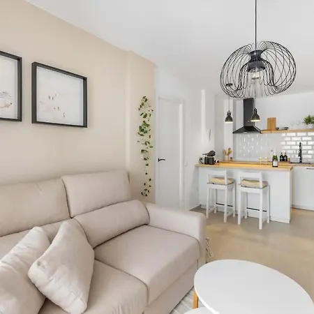 1bdr 150m From Sea With Workspace Appartamento