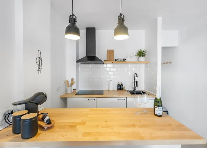 1bdr 150m From Sea With Workspace