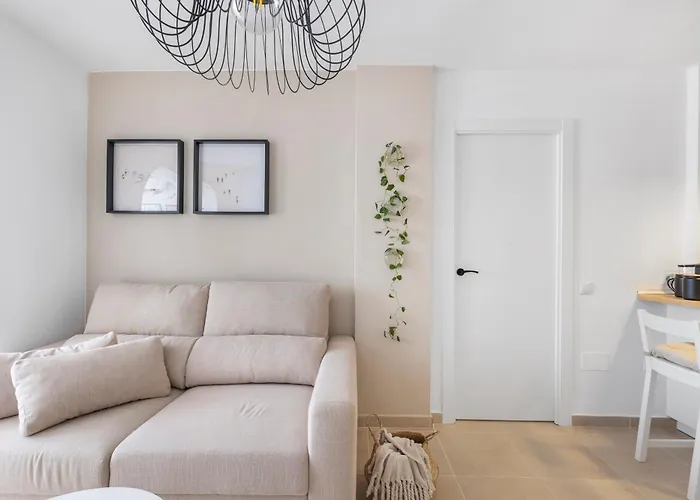 1bdr 150m From Sea With Workspace * 托雷维耶哈