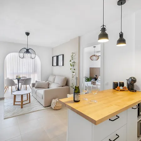 1bdr 150m From Sea With Workspace דירה טורבייחה